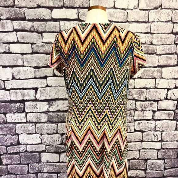 Avenue Short Sleeve Multicolored V-Neck Wrap Dress Size 14/16 - Picture 7 of 9